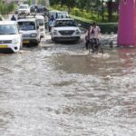 Gomti swells to 2008 levels, Bhaisakund cremation platforms submerged