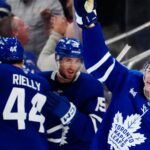 Stecher scores late goal to lift the Maple Leafs past the Rangers, 5-4